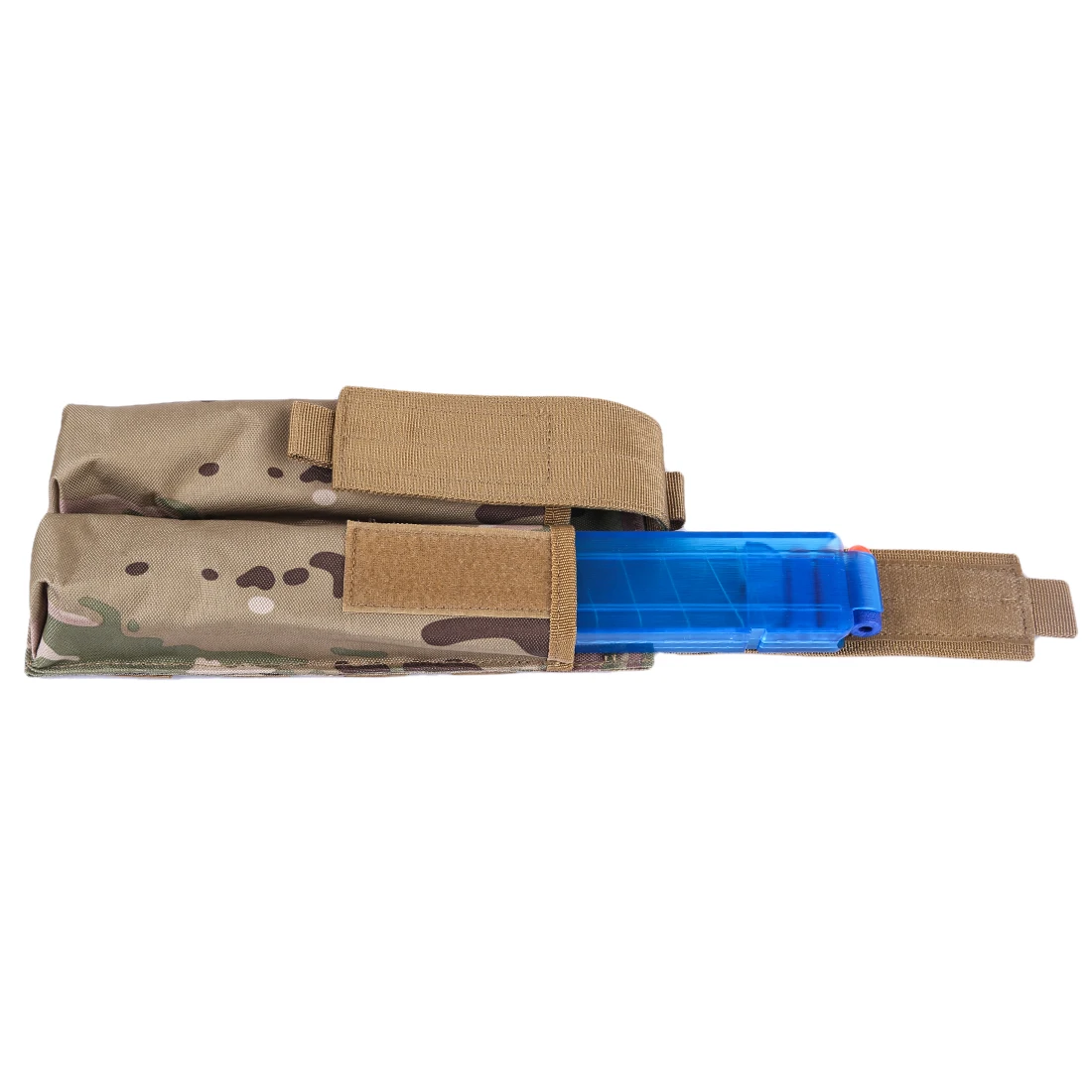 Bolsa con revista P90 insertada y dardos en el clip