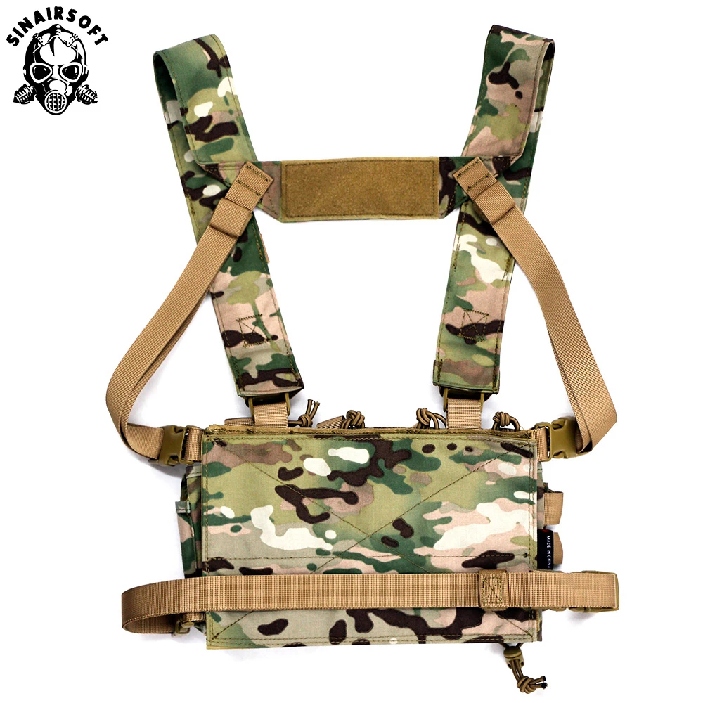Detalle de los bolsillos del chest rig