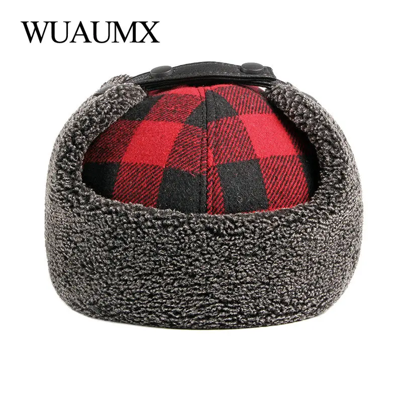 Gorro bombardero con orejeras invierno a cuadros rojo y negro - imagen 4