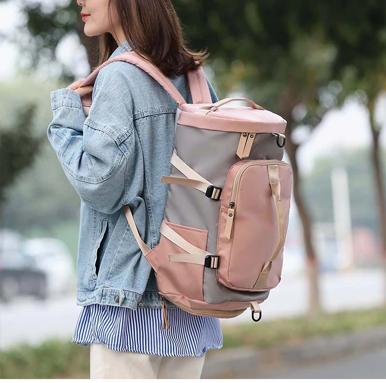 Mochila en colores verde y rosa