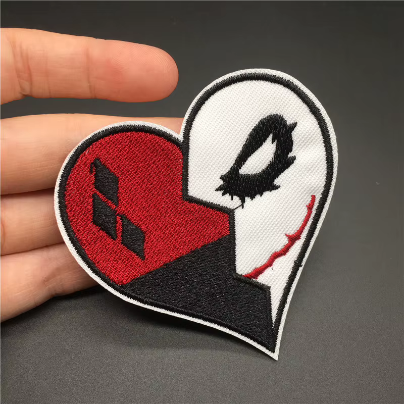 Parche corazón roto punk – Termoadhesivo para chaleco o mochila táctica - imagen 5