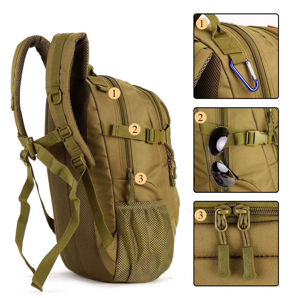 Mochila táctica en uso durante expedición outdoor