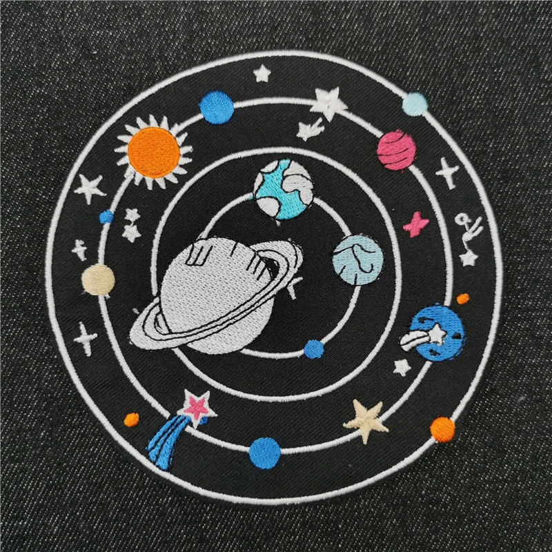 Parche bordado termoadhesivo – Diseños artísticos y cósmicos para ropa - imagen 3