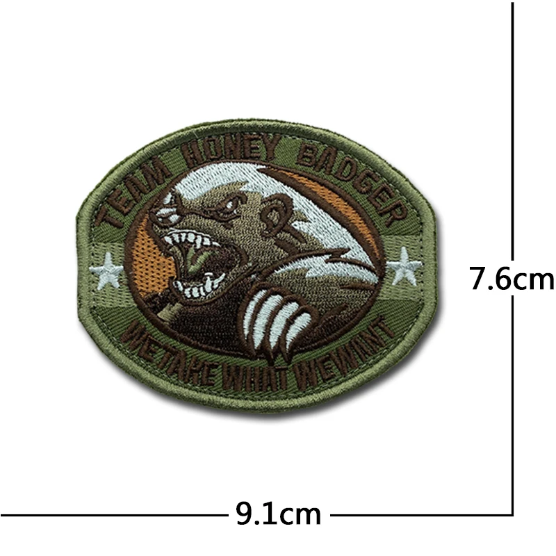 Parche bordado Honey Badger con gancho para chaqueta y mochila - imagen 2