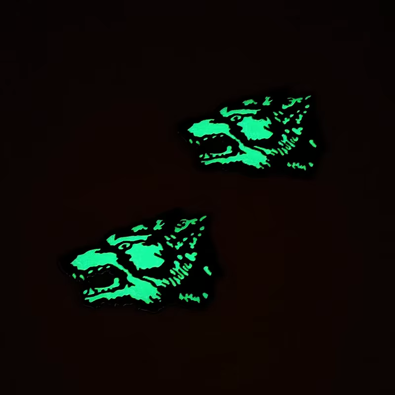 Parche táctico reflectante lobo luminoso en nylon, para mochilas MOLLE - imagen 4