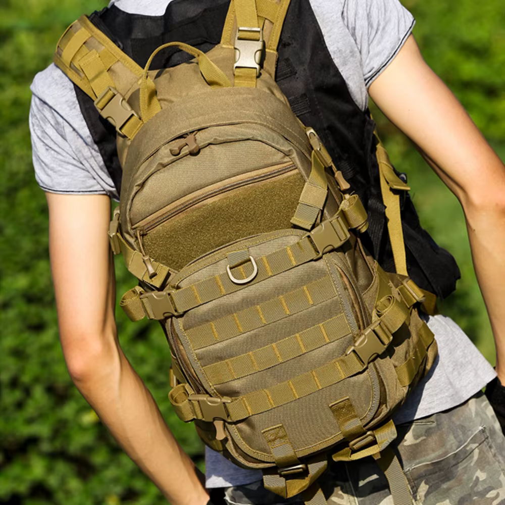 Mochila táctica MOLLE para senderismo y montaña - imagen 4