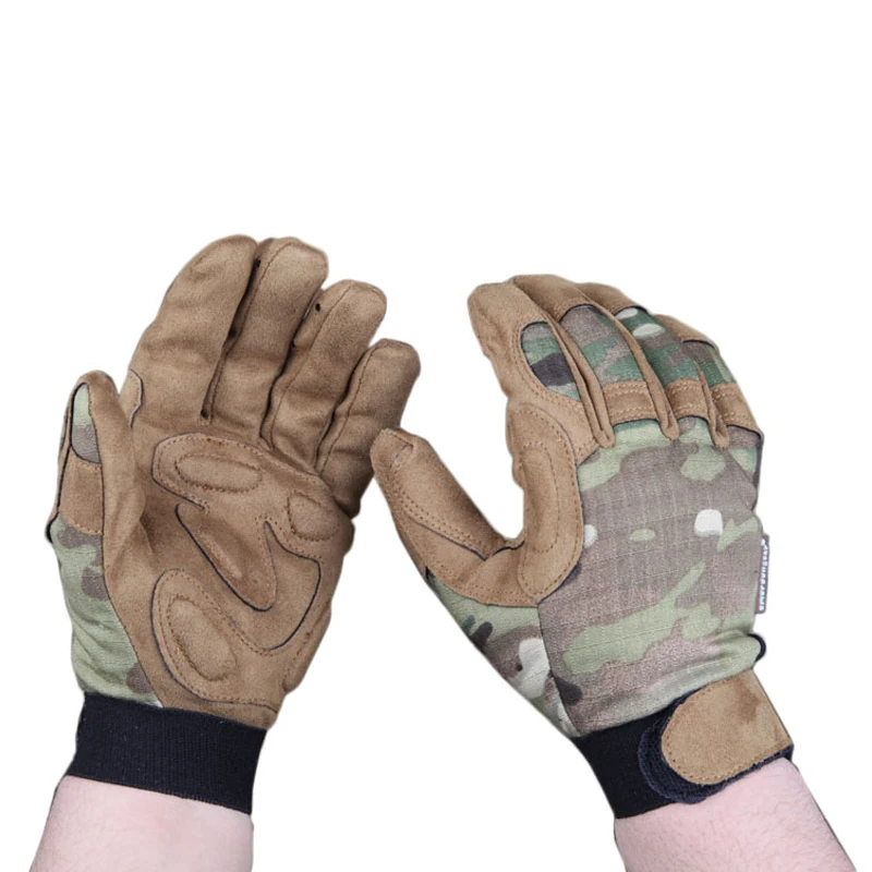 Guantes tácticos en Multicam, uso exterior