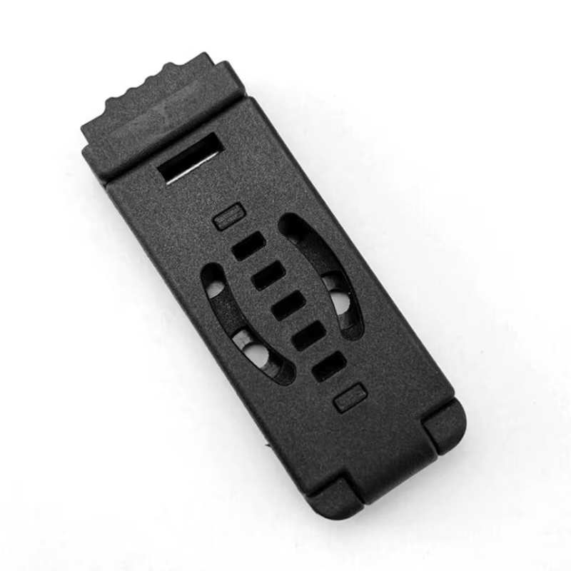 Funda colocada en un cinturón de nylon mostrando ajuste cómodo