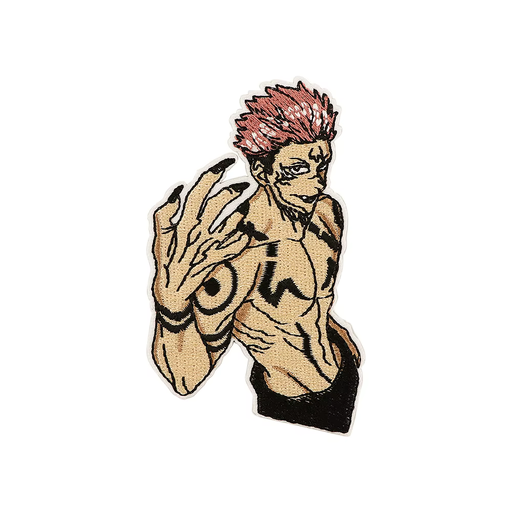 Parche bordado con diseño anime aplicado sobre tela