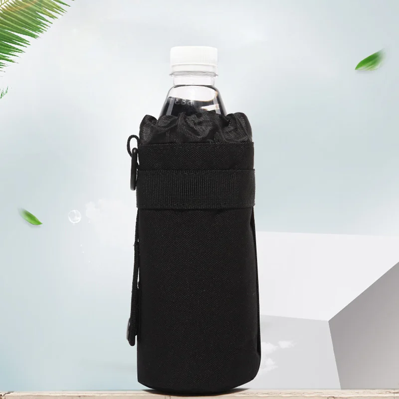 Porta botella acoplado a mochila táctica