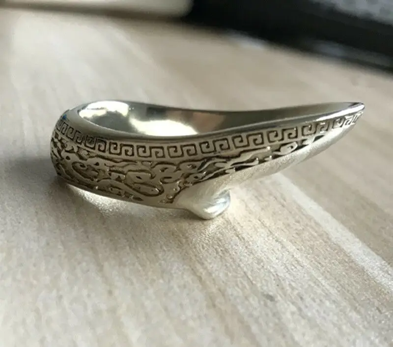 Anillos de pulgar en diferentes tamaños
