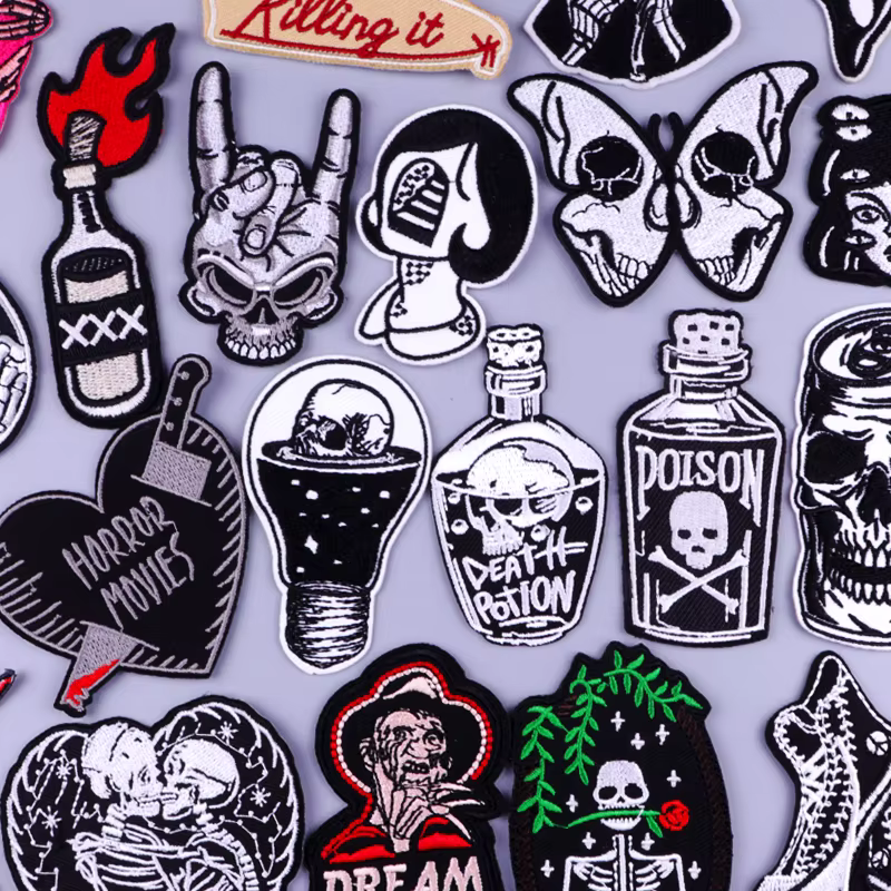 Parche bordado calavera estilo punk rock