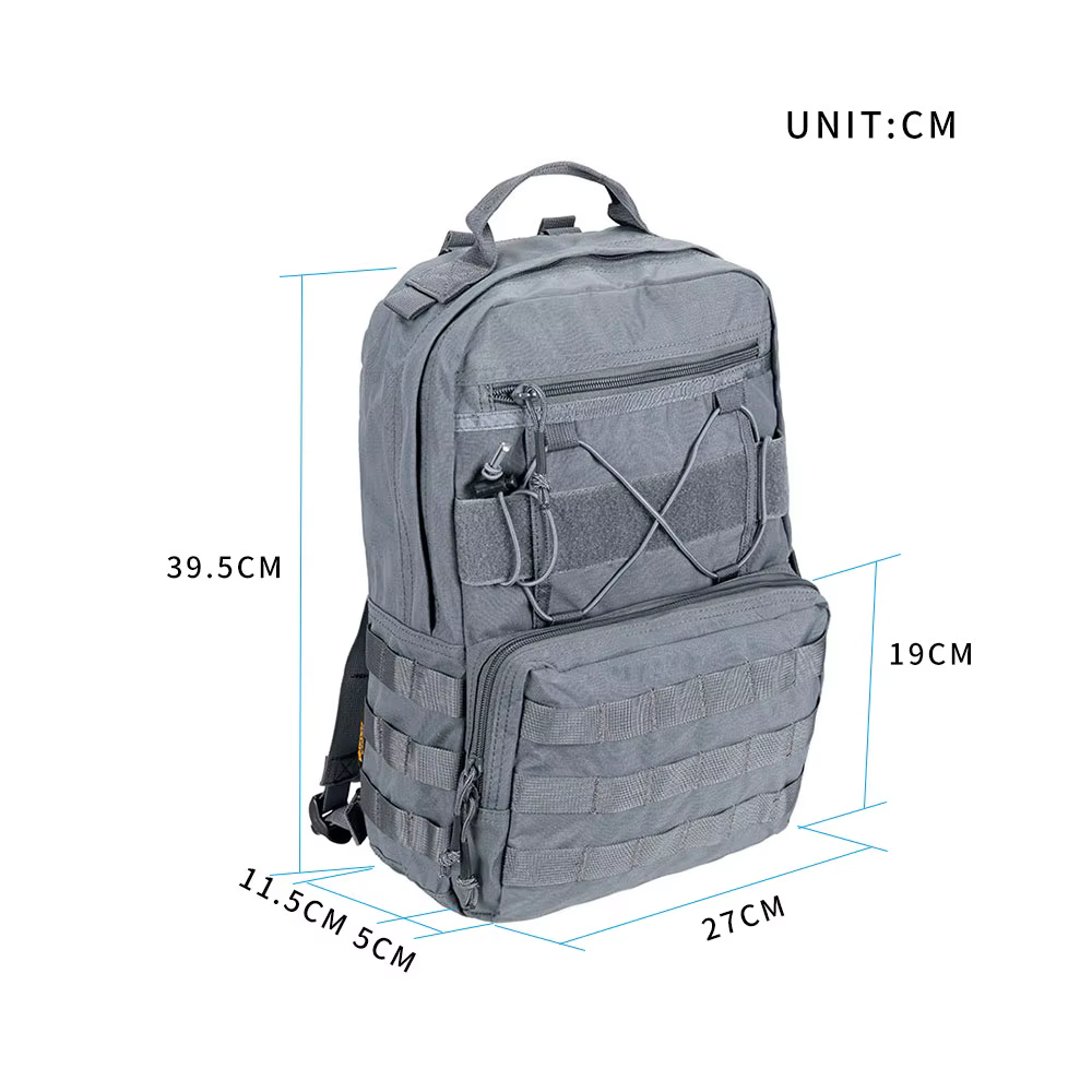 Vista frontal de la mochila con detalles Molle