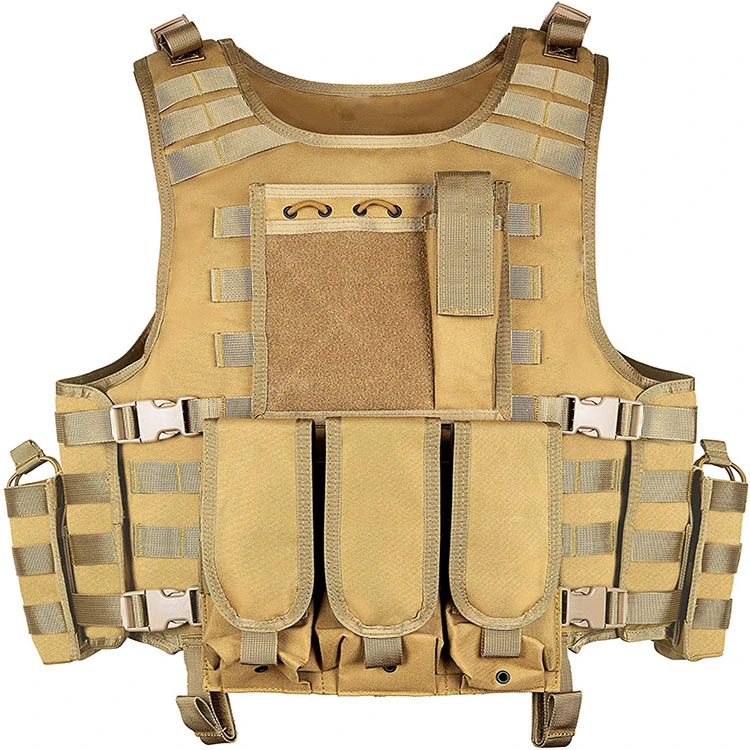 Chaleco RUIN HAWK usado en práctica de airsoft con equipo completo