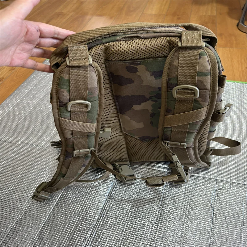 Mochila táctica Swiss TAZ16 500D nylon para exteriores con casco - imagen 4