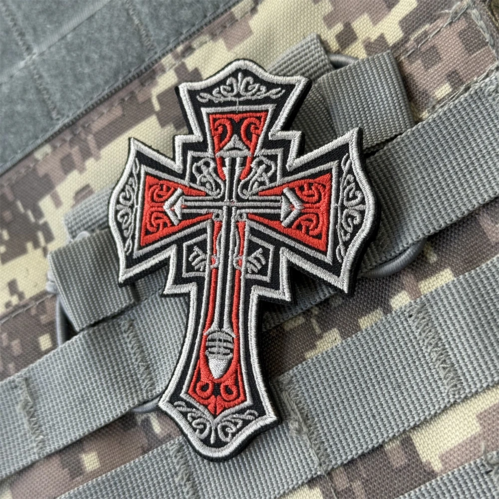 Parche táctico Cruz Templaria con velcro para ropa y mochila - imagen 2