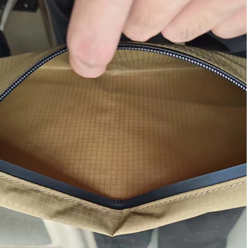 Bolsa táctica impermeable portátil con cierre para equipamiento - imagen 4
