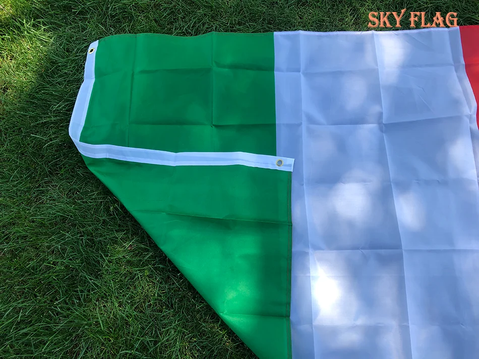 Bandera doblada y guardada