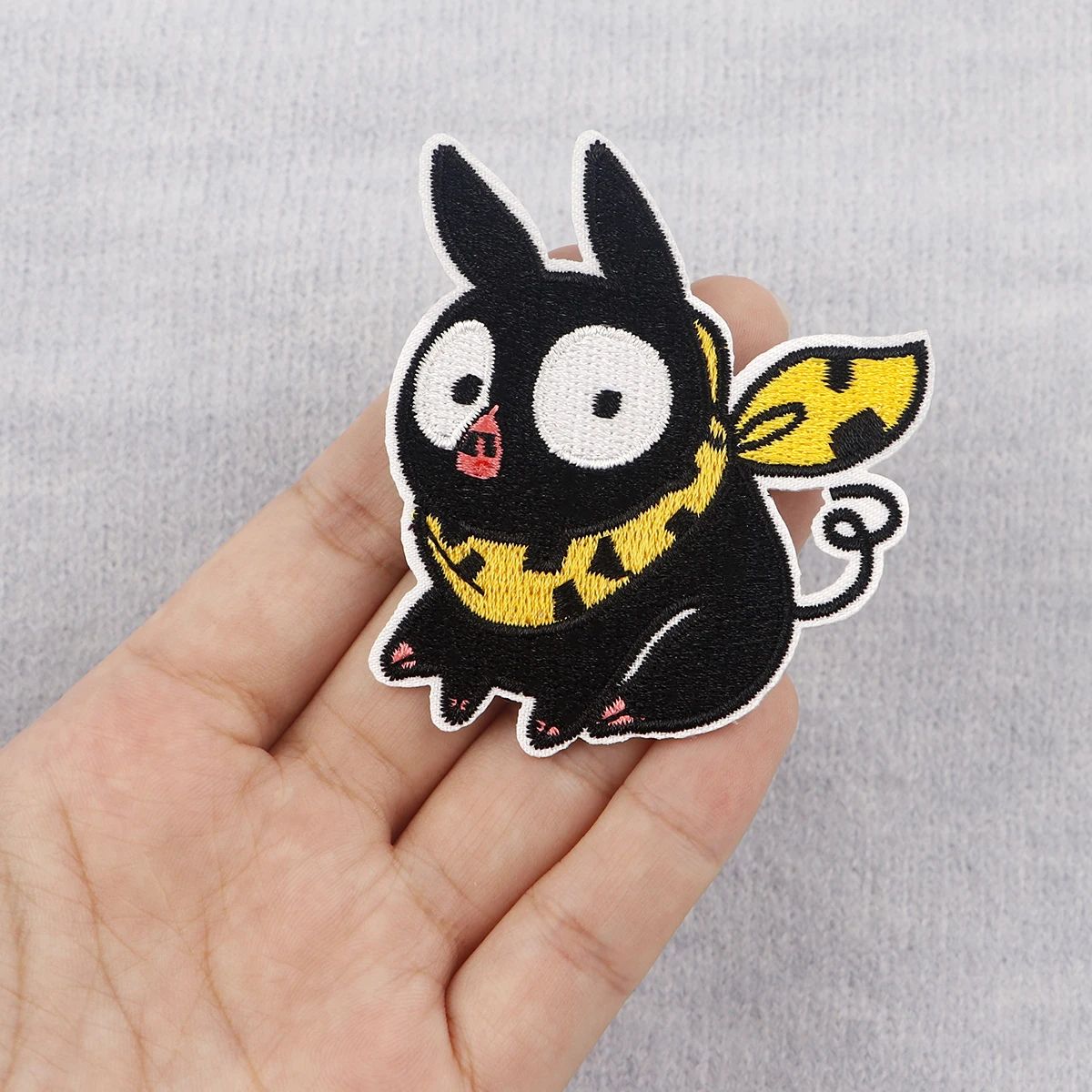 Parche termoadhesivo cerdo anime bordado para ropa técnica - imagen 5