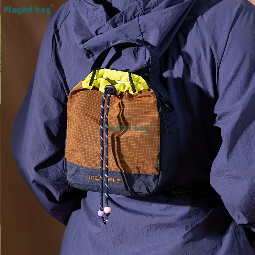 Mochila táctica convertible ligera tipo bandolera con porta botella - imagen 3