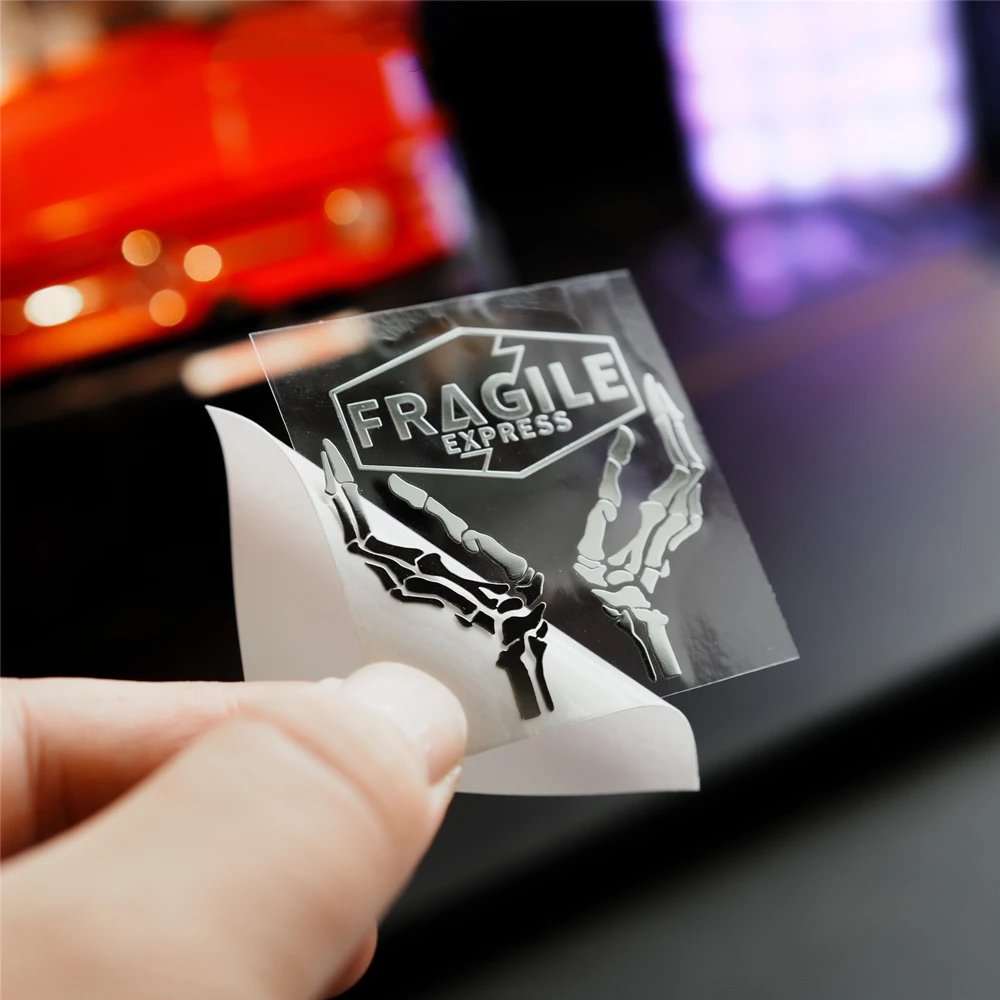 Pegatina metálica Death Stranding BRIDGES FRAGILE para moto y portátil - imagen 2