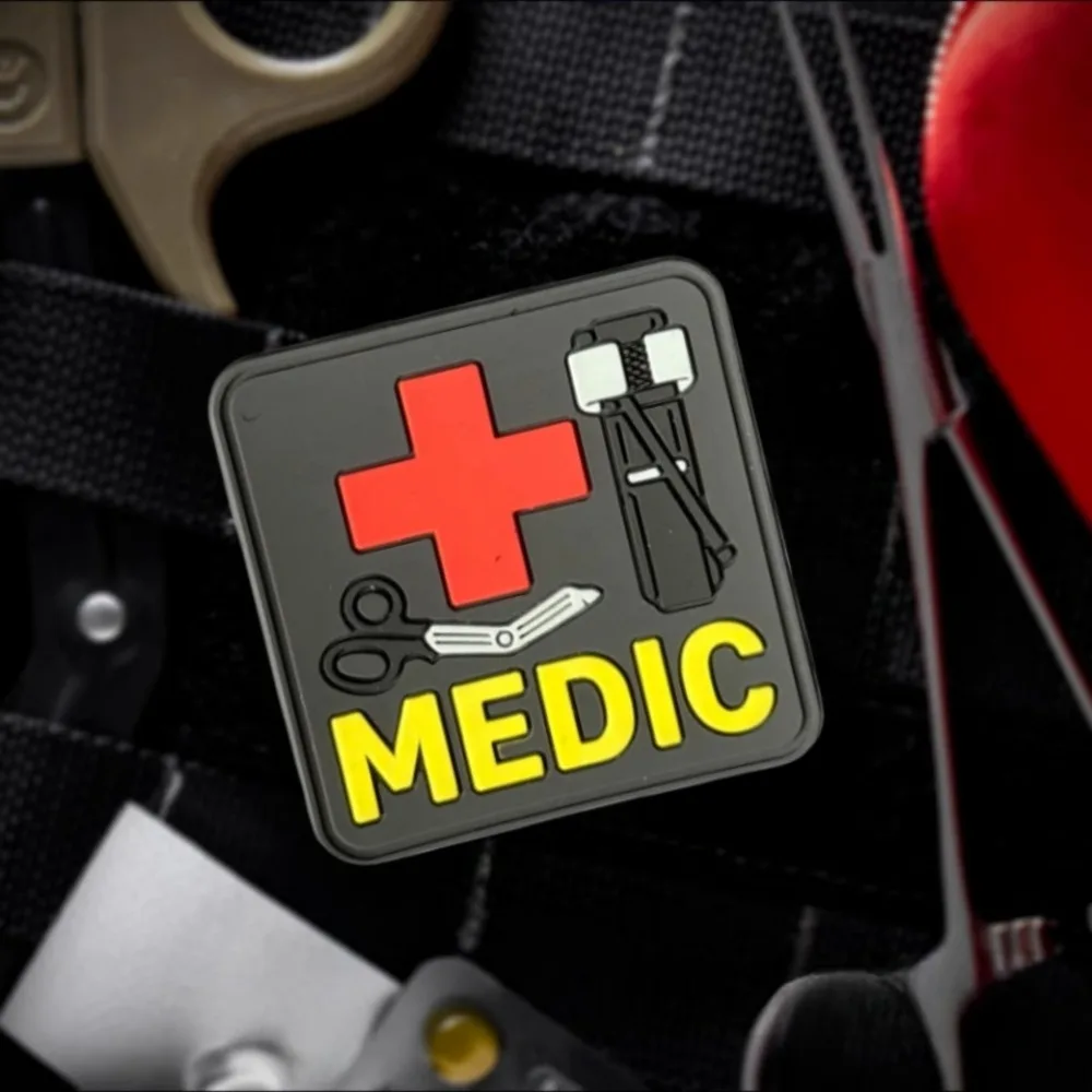 Parche Táctico Médico IFAK PVC – Cruz Torniquete con Velcro - imagen 2