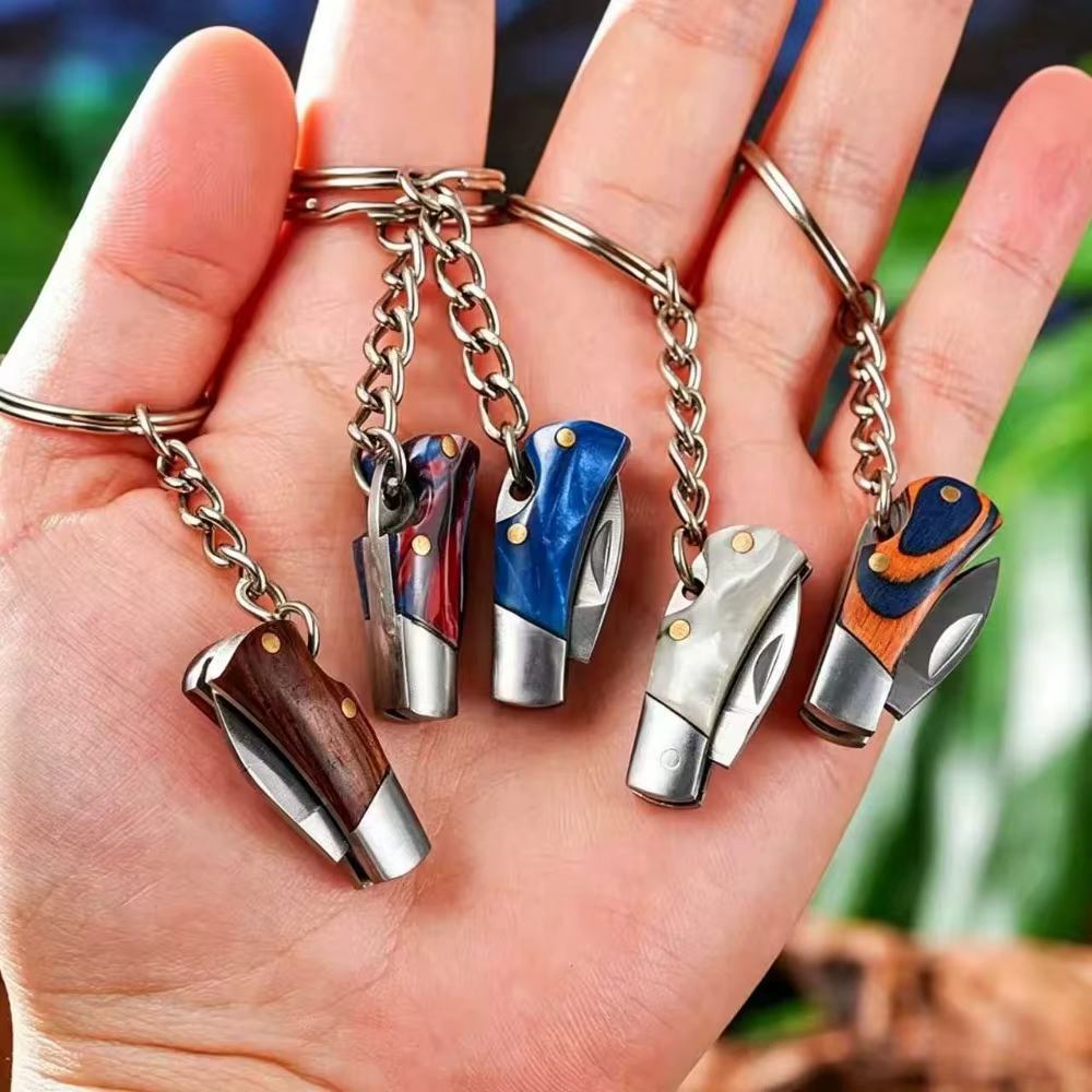 Llavero con cuchillo plegable acrílico latón y madera para camping - imagen 4