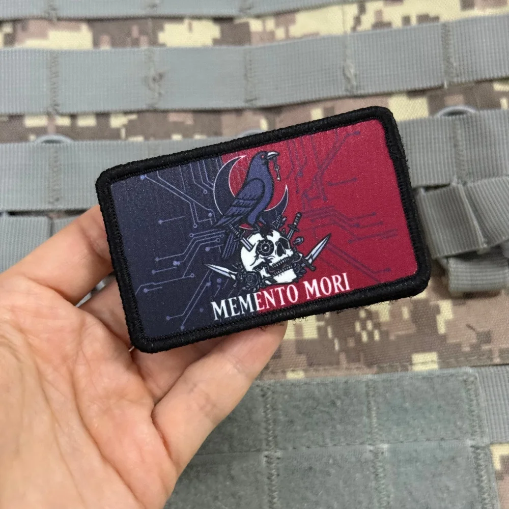 Parche táctico Memento Mori con calavera de cuervo adhesivo velcro - imagen 5