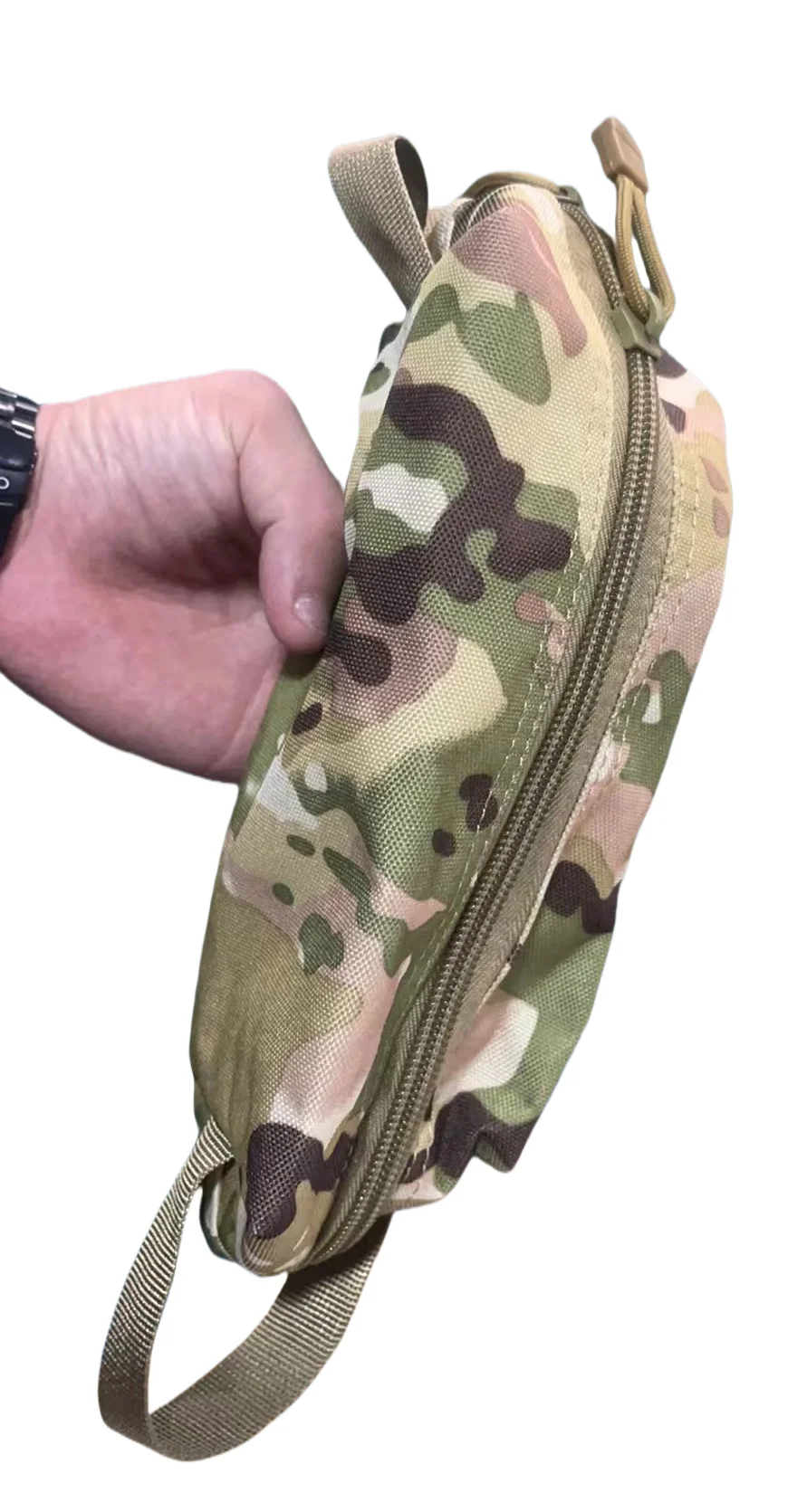 Bolsa táctica en uso como equipo EDC y camping
