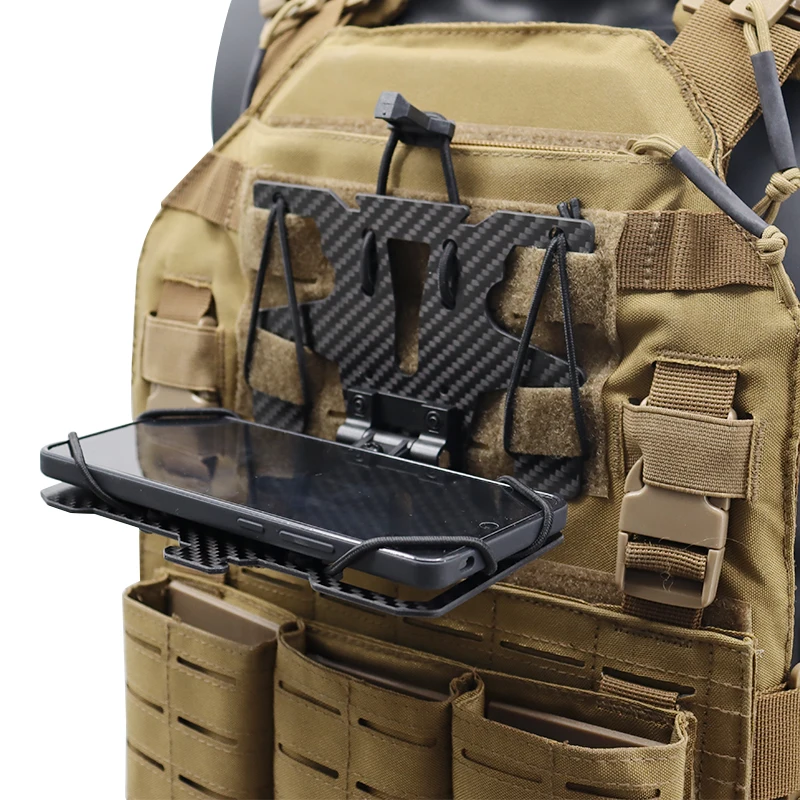 Soporte MOLLE fibra de carbono plegable para móvil en el pecho - imagen 2