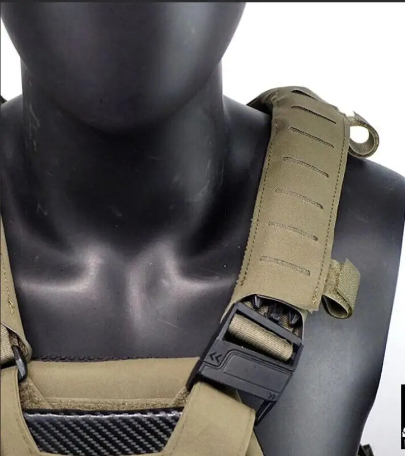 Chaleco táctico ligero con corte láser camuflaje y hombreras