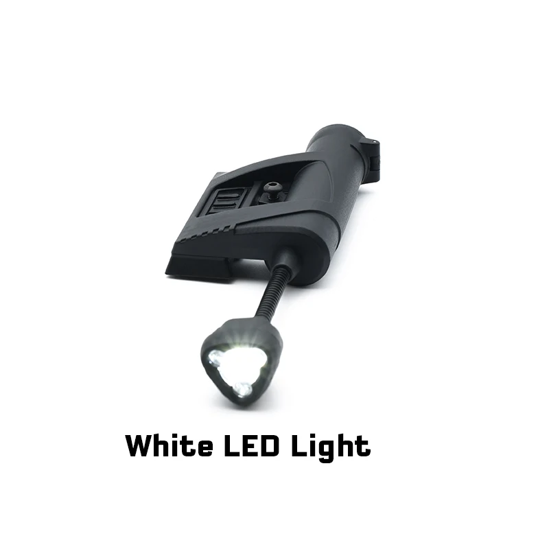 Linterna MPLS instalada en casco FAST con LED rojo activo