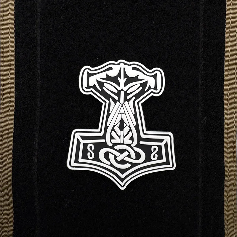 Parche táctico martillo de Thor vikingo nórdico PVC con velcro - imagen 2