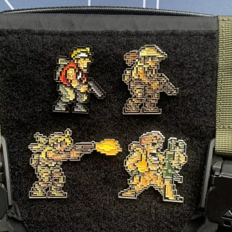 Parche de velcro con estilo mosaico metálico y personaje Arcade King
