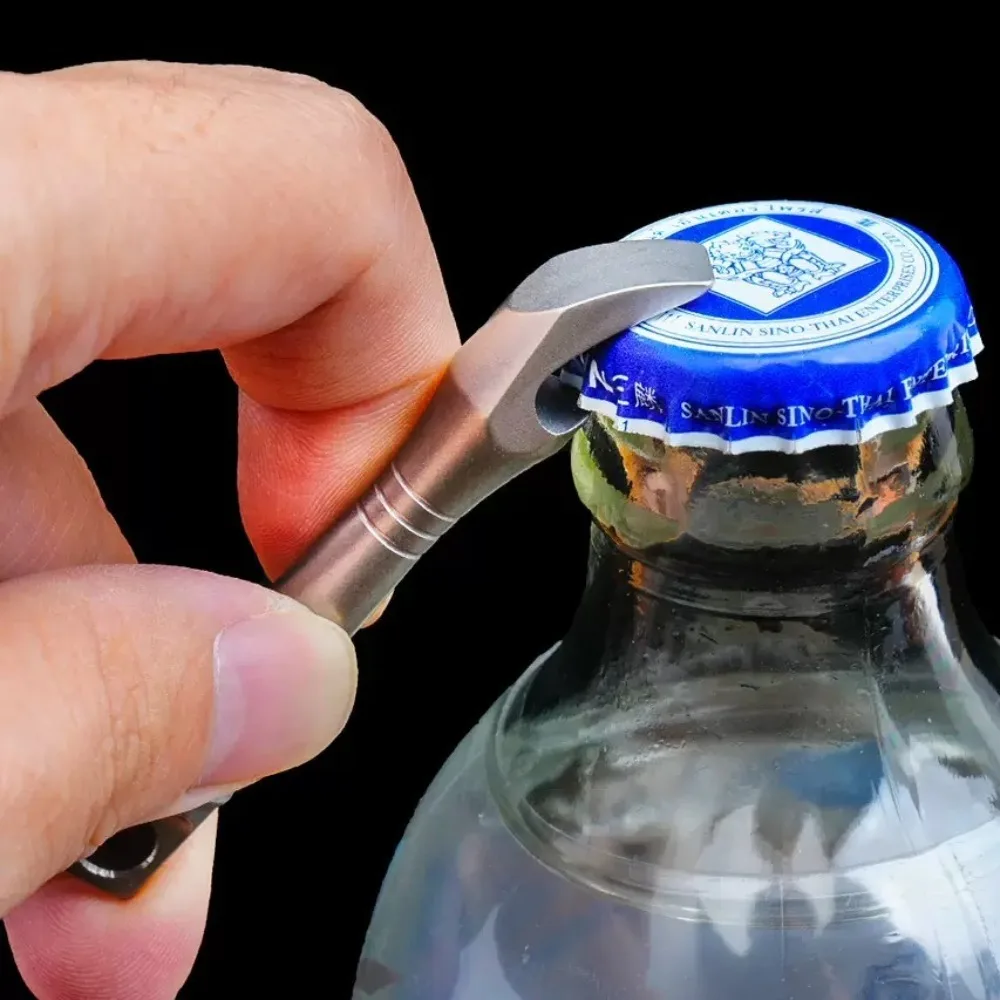 Abridor de botellas integrado en herramienta EDC
