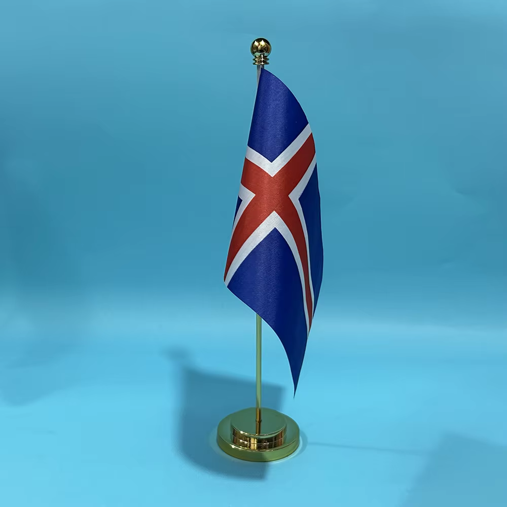 Bandera nacional de Islandia decorando una mesa