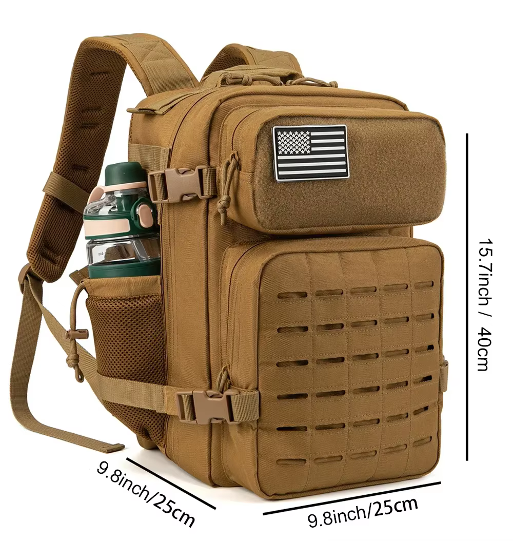 Interior de la mochila mostrando bolsillos y compartimento para laptop