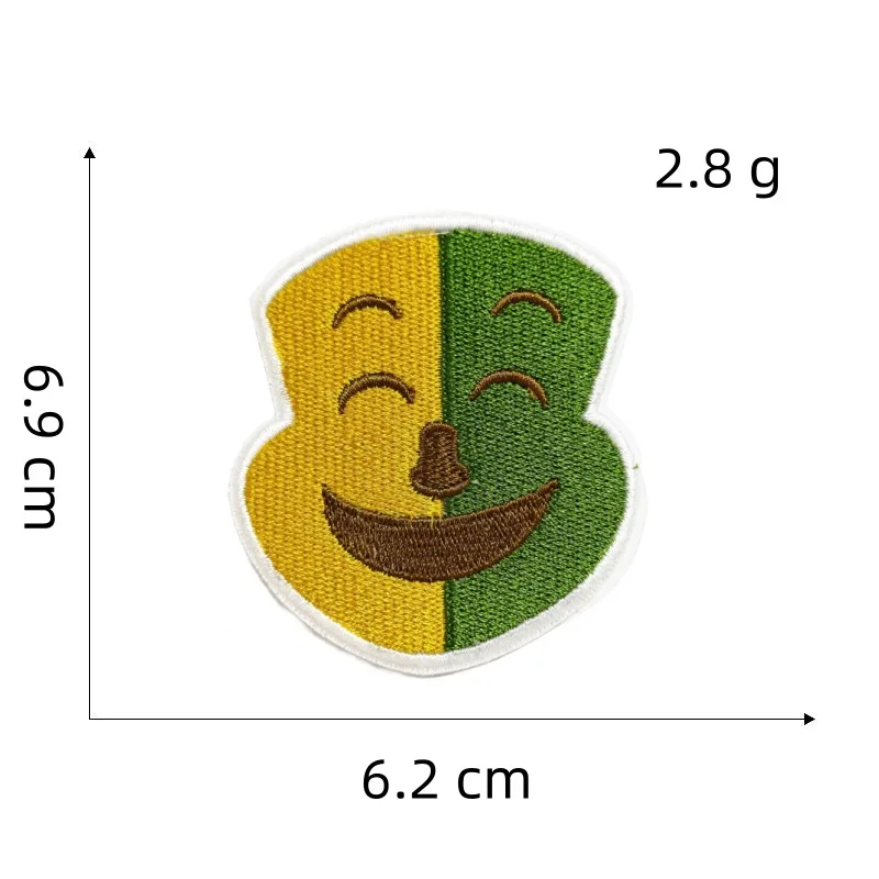Proceso de planchado del parche sobre una chaqueta