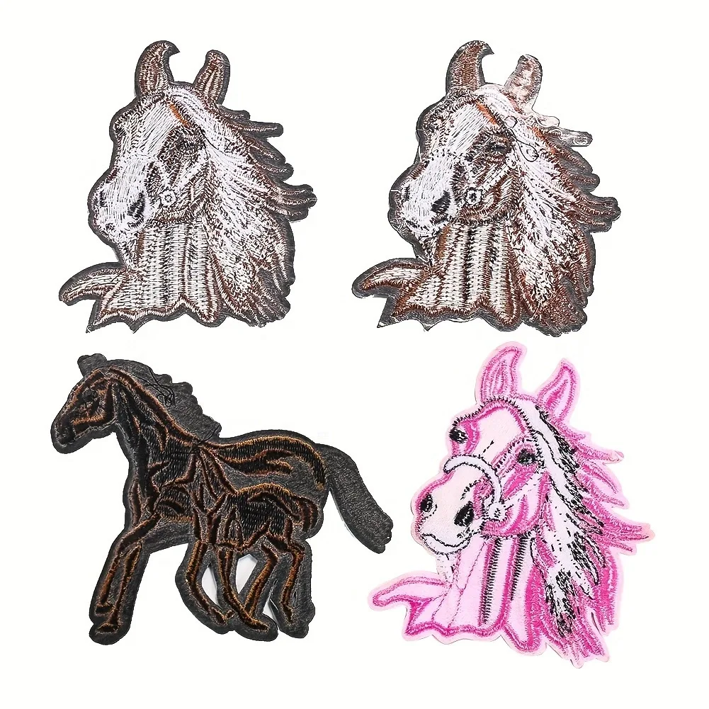Parche bordado con motivo de caballo rosa