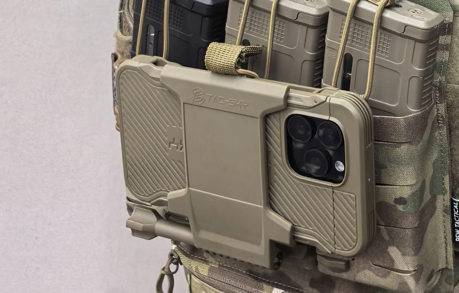 Funda táctica MOLLE para teléfono con arnés pecho y brazo ajustable