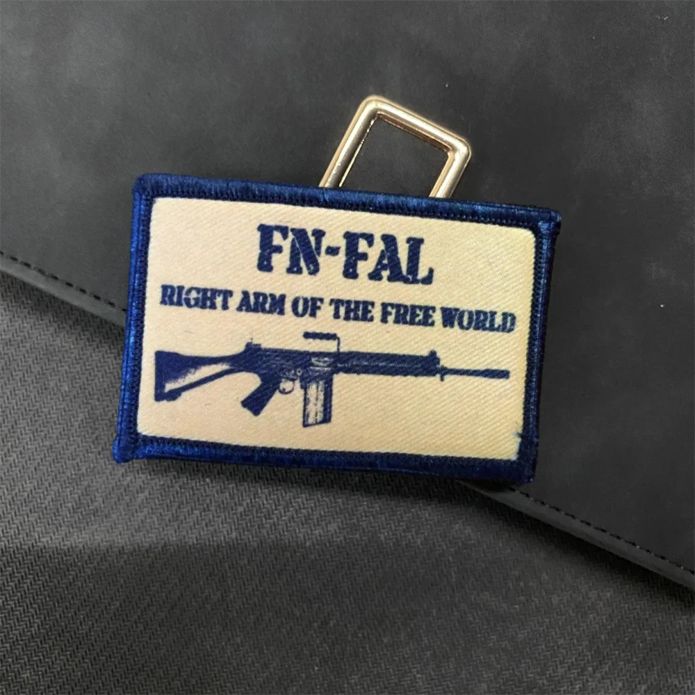 Acabado detalle del parche militar
