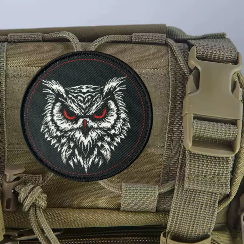Parche táctico con búho impreso y velcro – morale para ropa; mochila - imagen 4