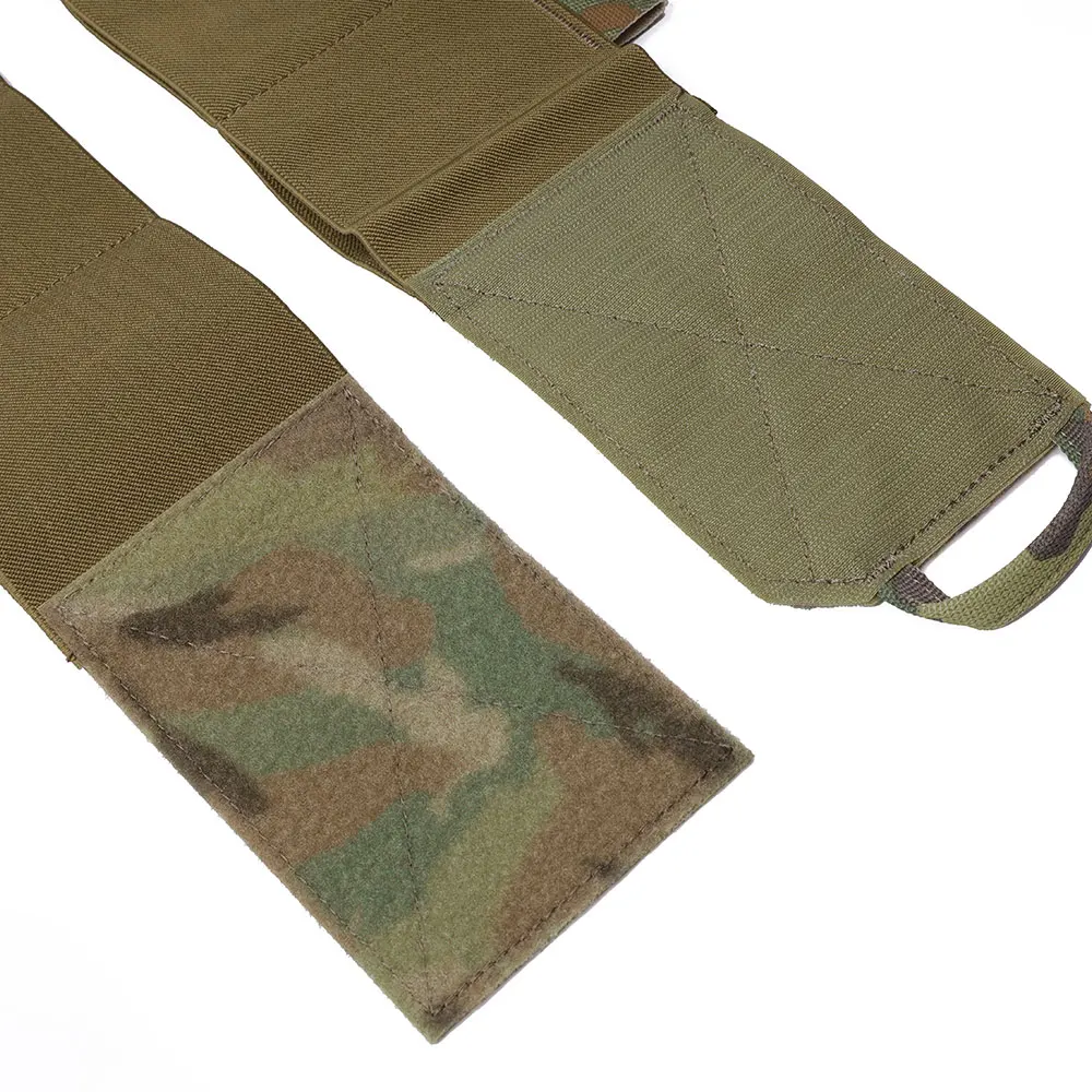 Chaleco Emersongear en uso durante actividad al aire libre
