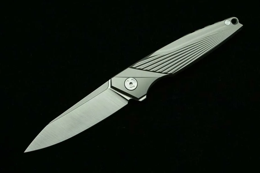 Cuchillo plegable EDC con hoja y mango