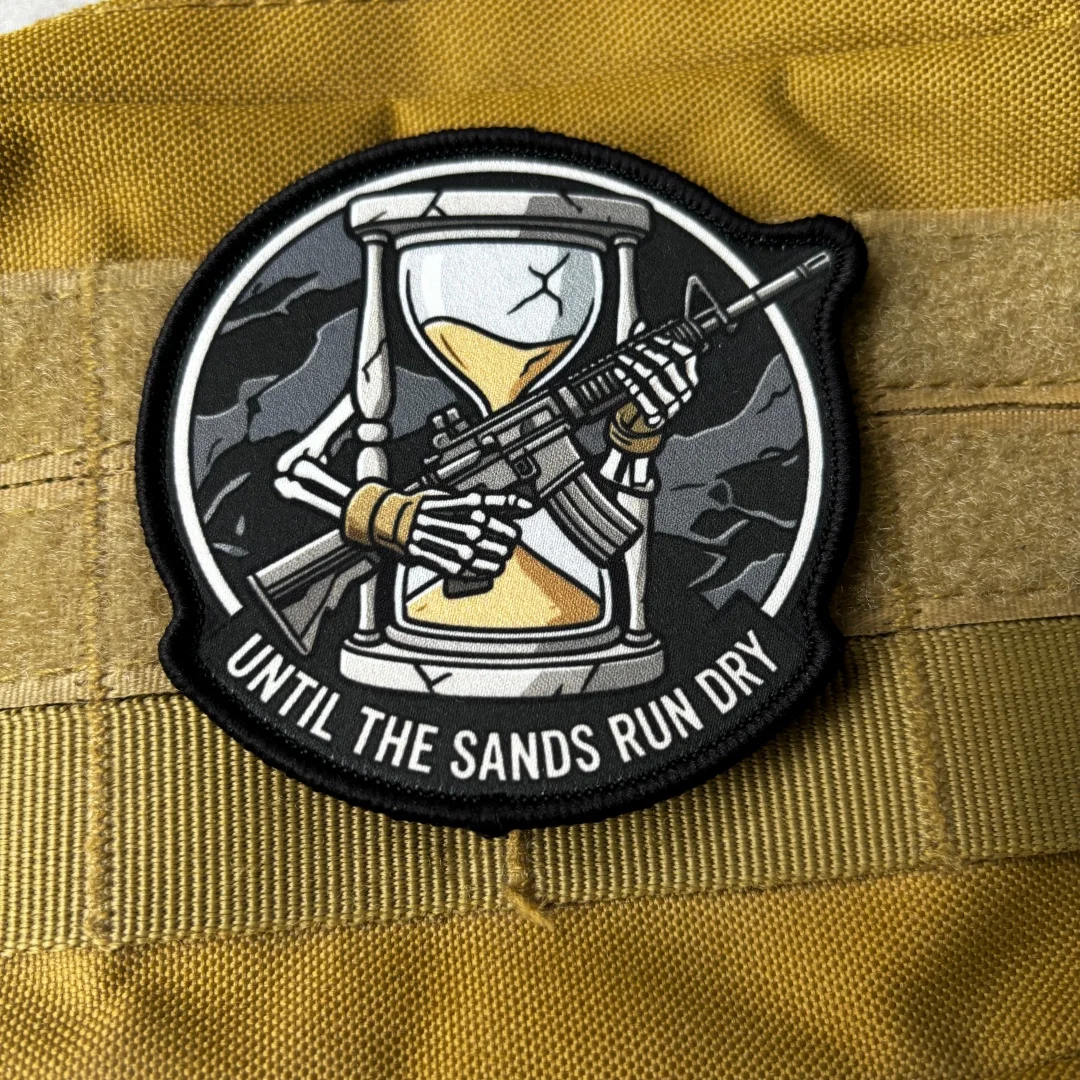 Parche táctico esqueleto reloj de arena – velcro MOLLE para rifle - imagen 4