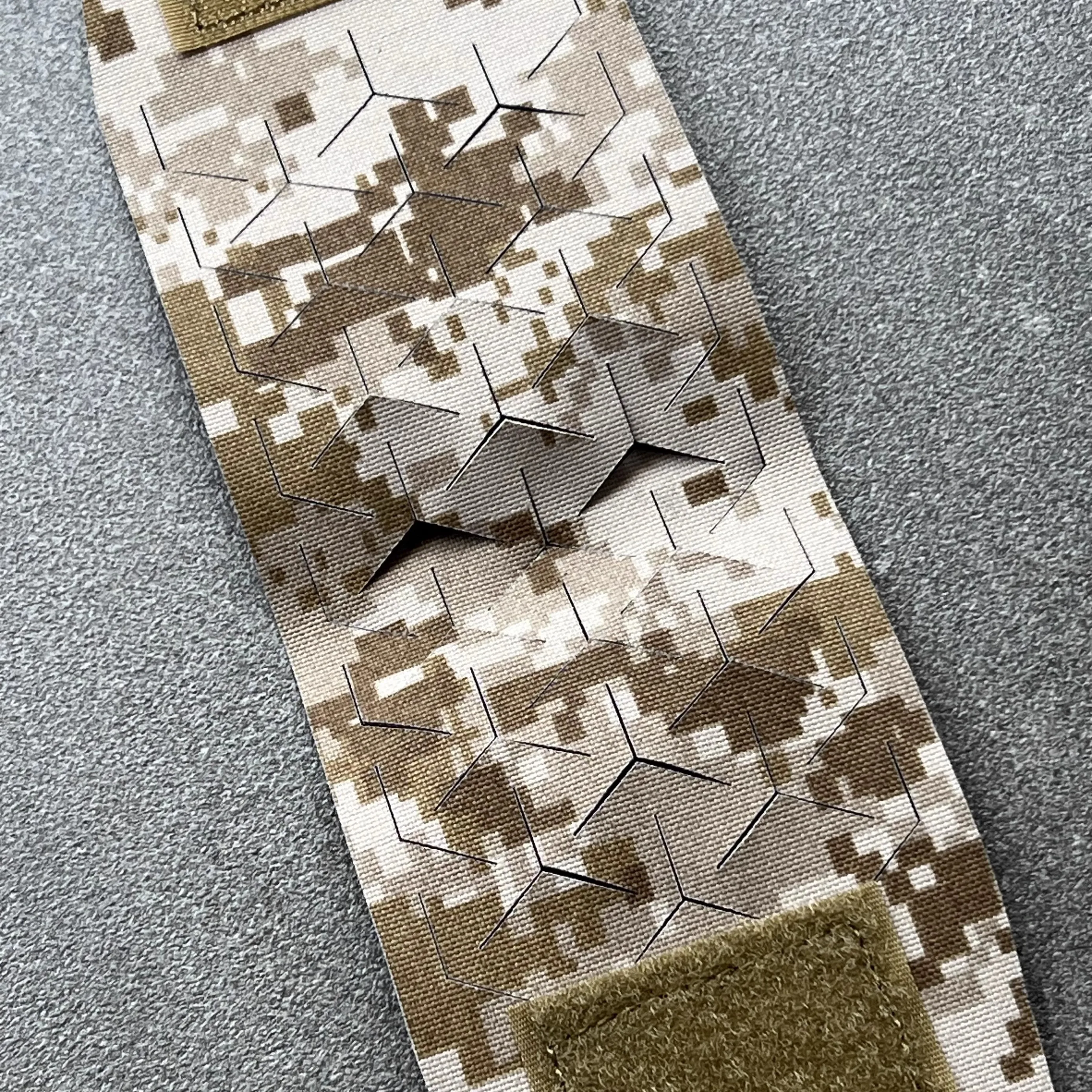 SS SPUD MK4 Pangolin Flap – Bolsa táctica multiusos AOR/MC - imagen 4