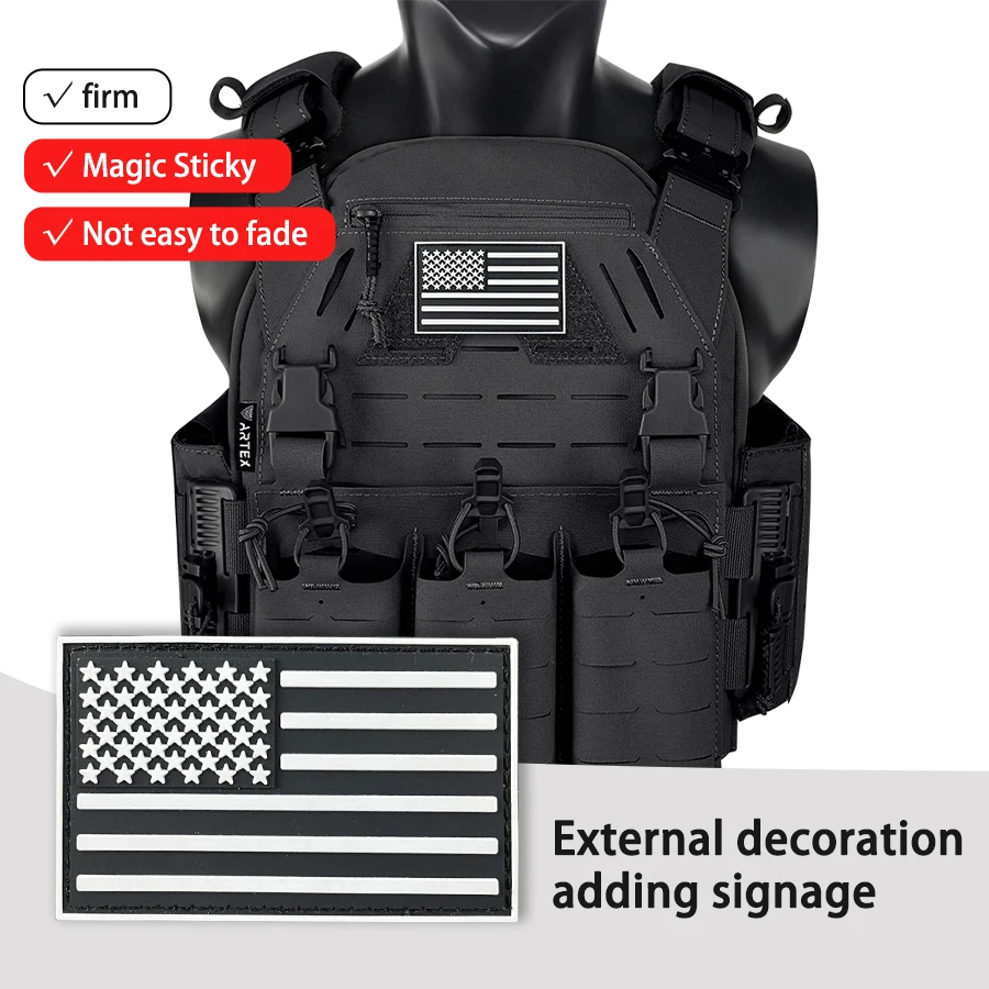 Conjunto de insignias en diferentes prendas