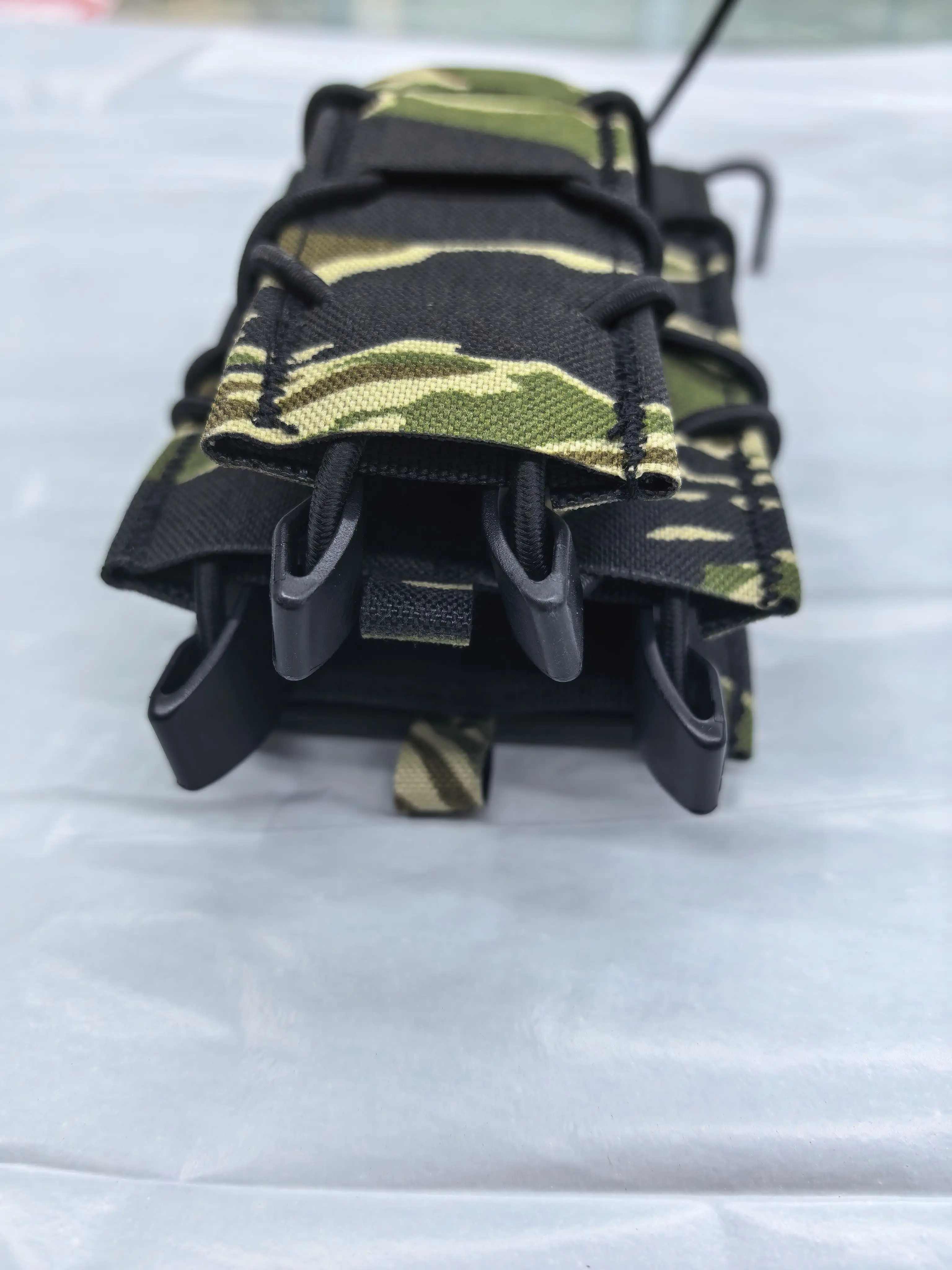Bolsa táctica MOLLE camuflaje tigre para cargadores - imagen 3