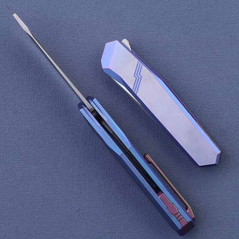 TBEKETEN Cuchillo táctico M390 damasco con mango titanio azul