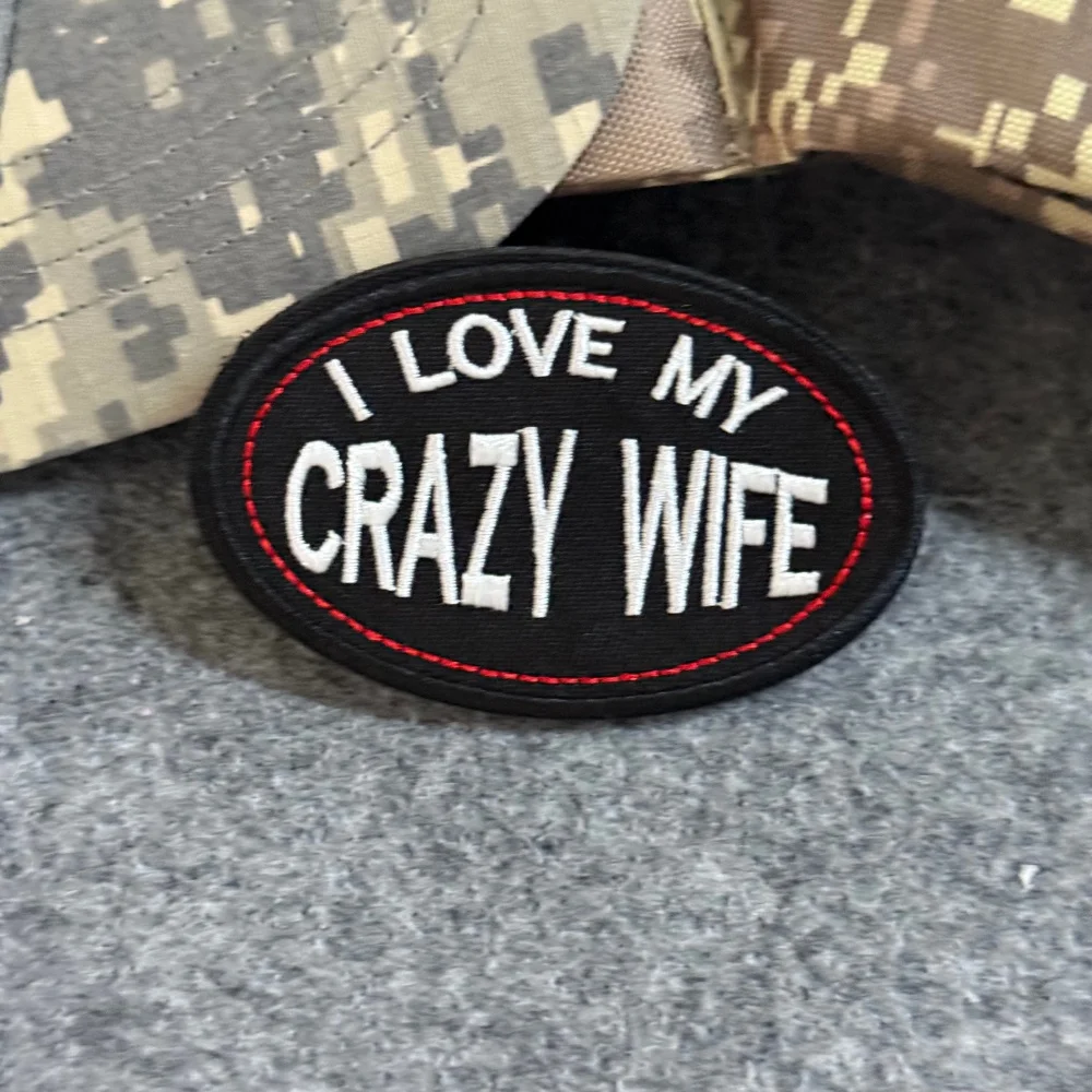 Parche bordado táctico I Love My Crazy Wife con gancho y bucle MOLLE - imagen 4